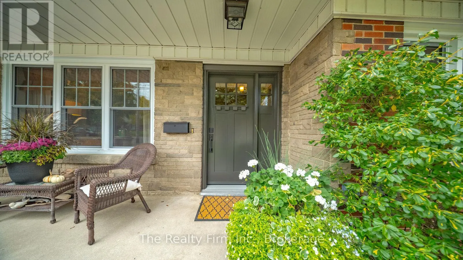 34 SPRINGFIELD DRIVE