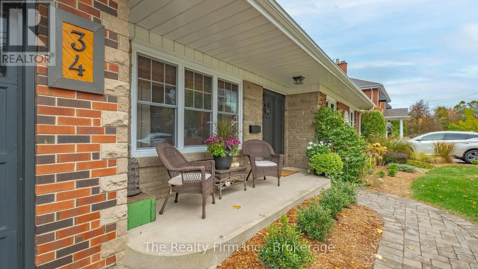 34 SPRINGFIELD DRIVE