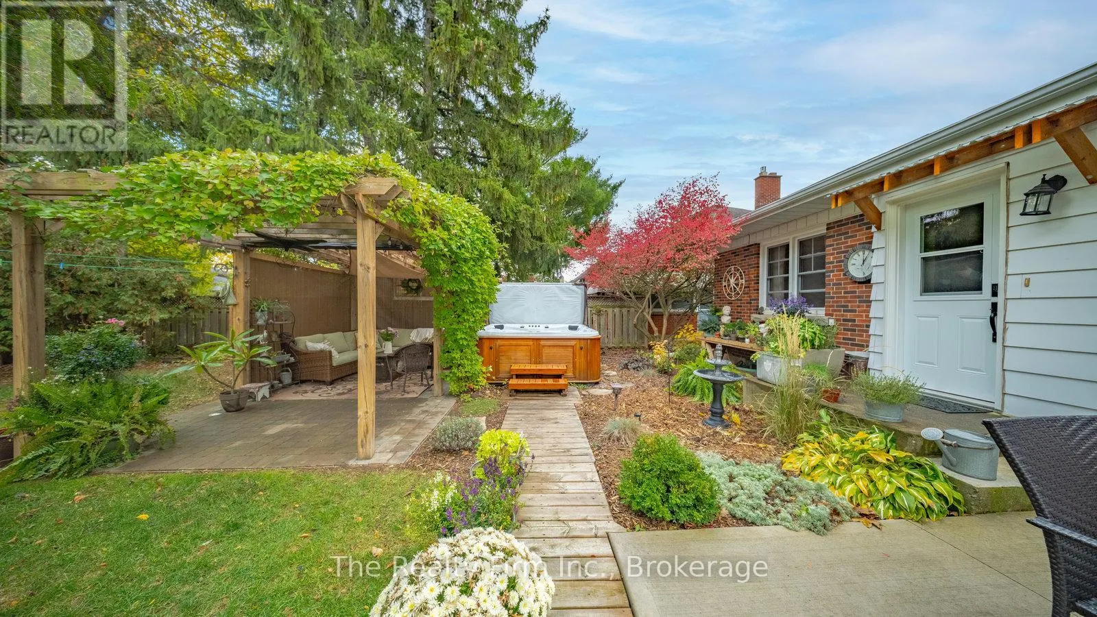 34 SPRINGFIELD DRIVE