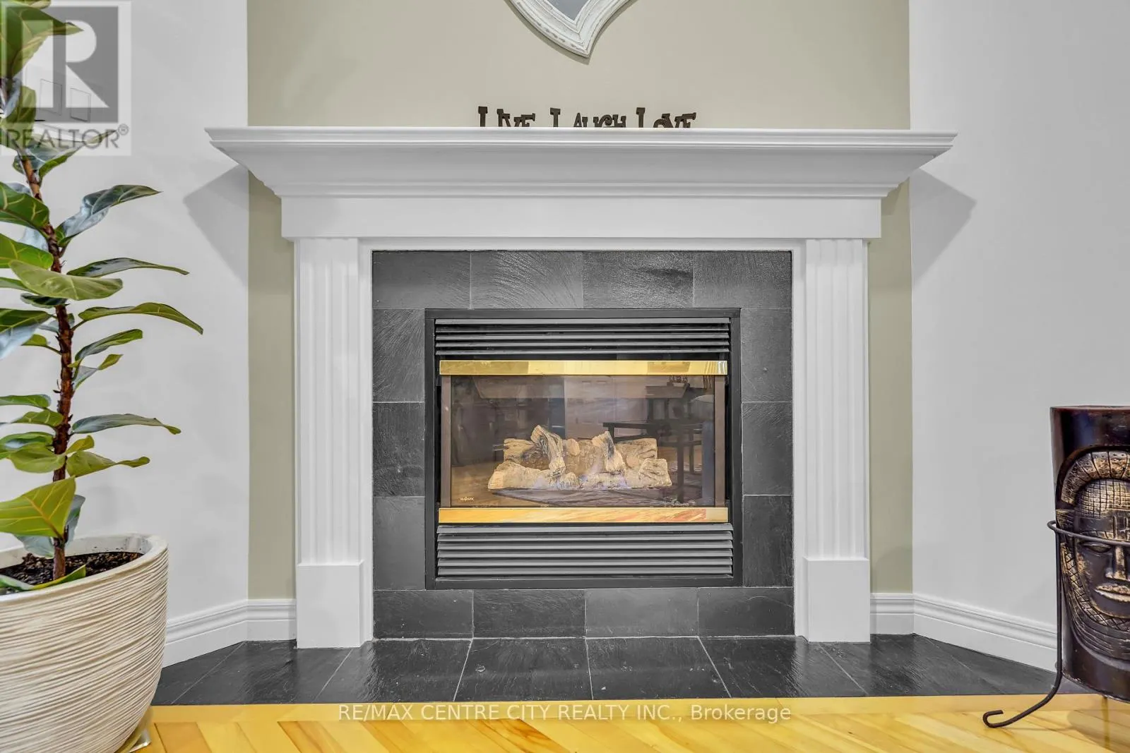 493 CARDIGAN PLACE