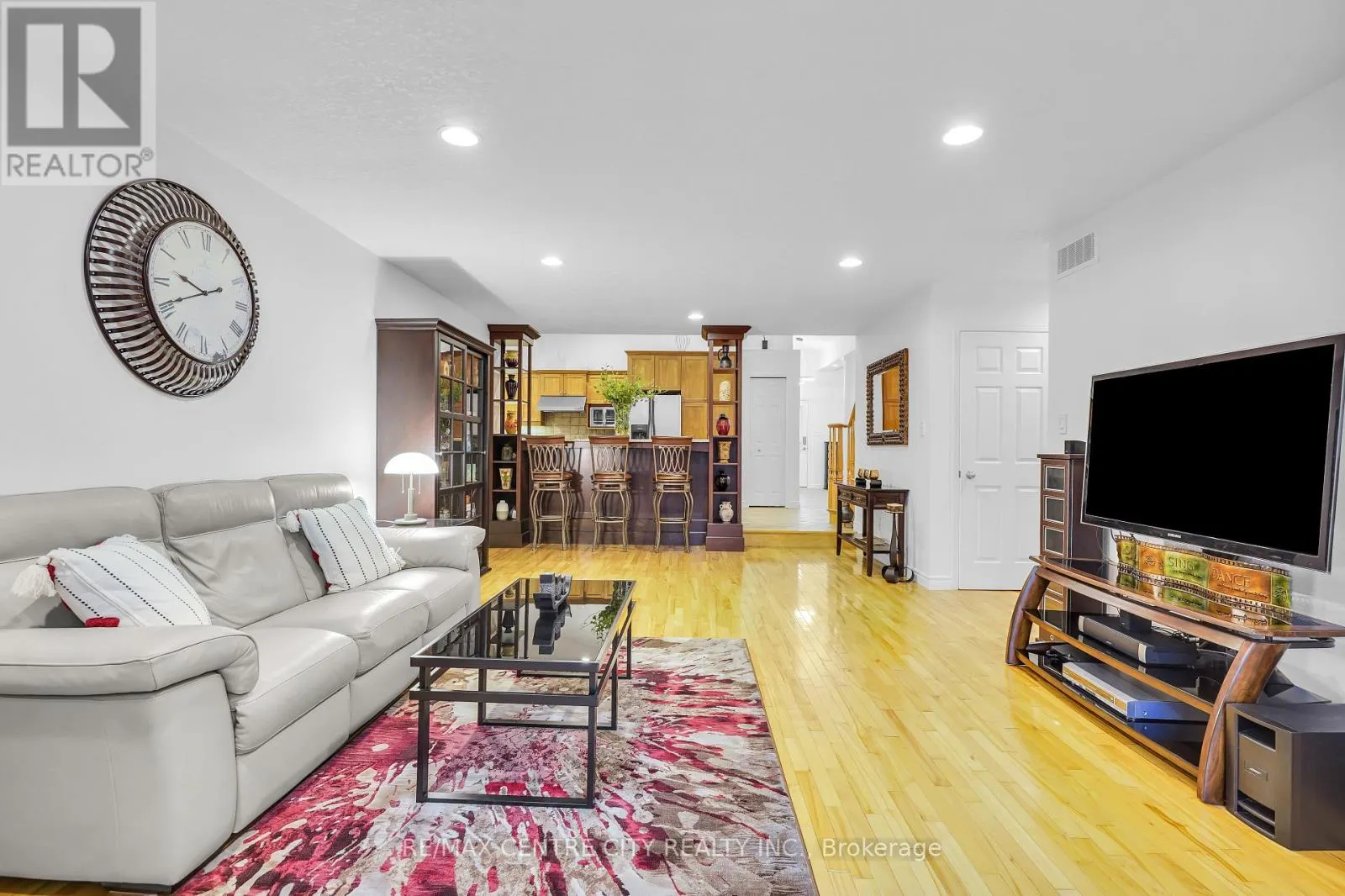 493 CARDIGAN PLACE
