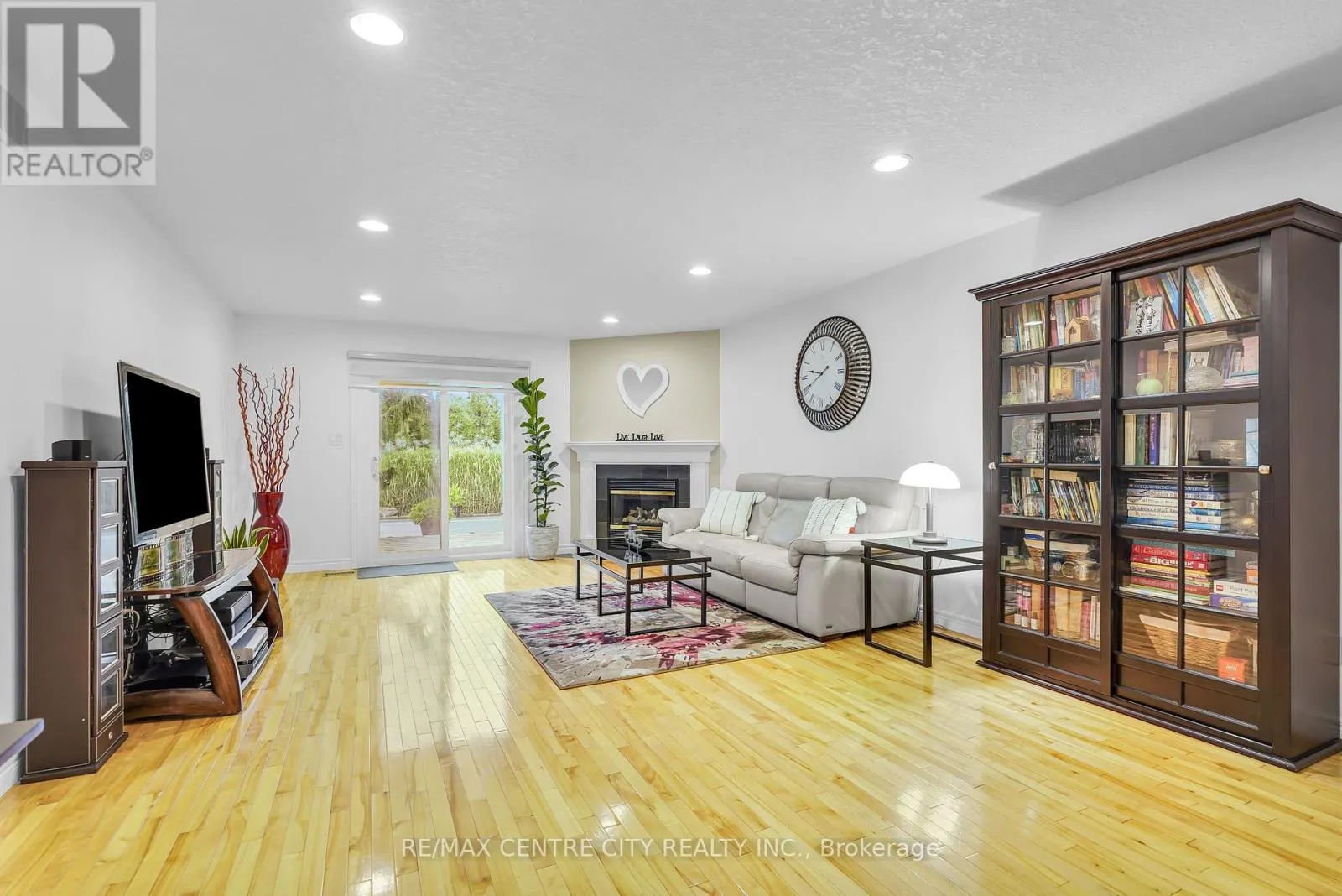 493 CARDIGAN PLACE