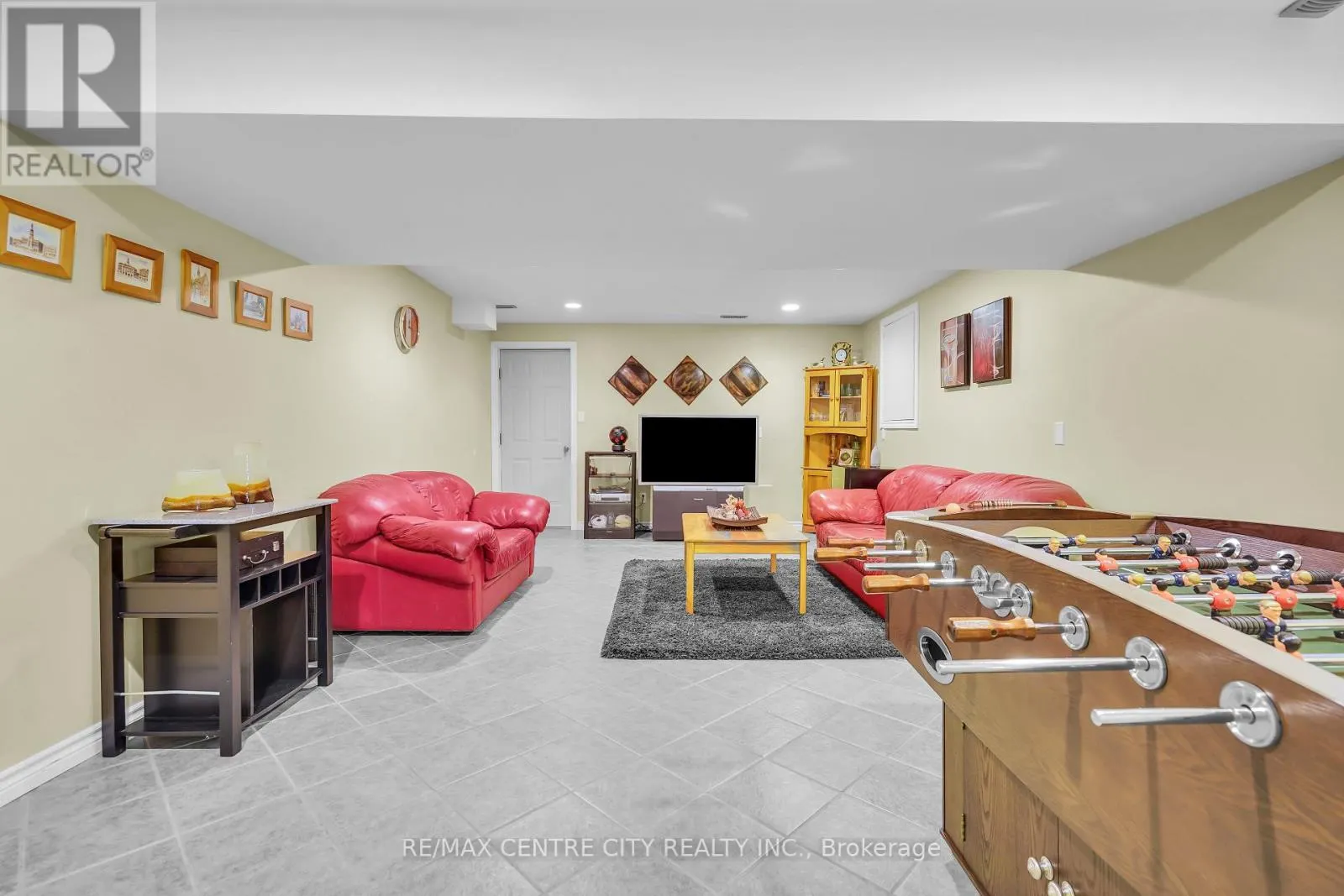 493 CARDIGAN PLACE