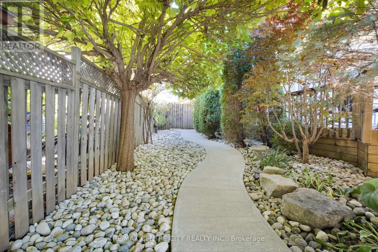 493 CARDIGAN PLACE