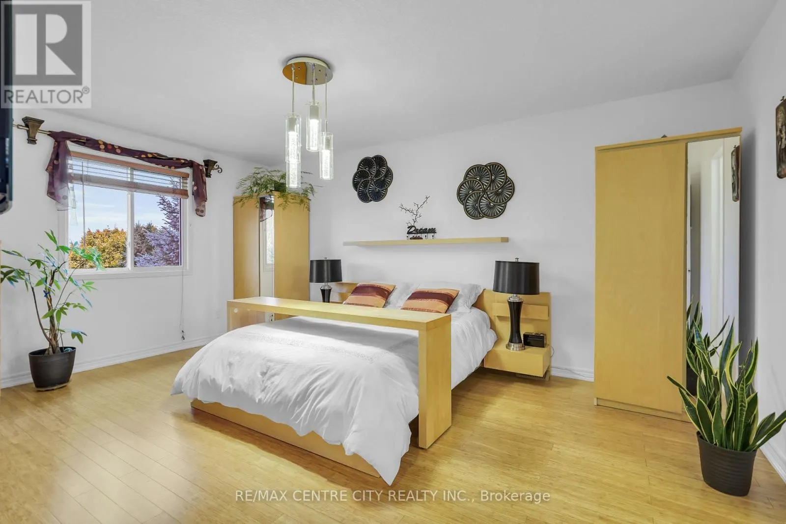 493 CARDIGAN PLACE