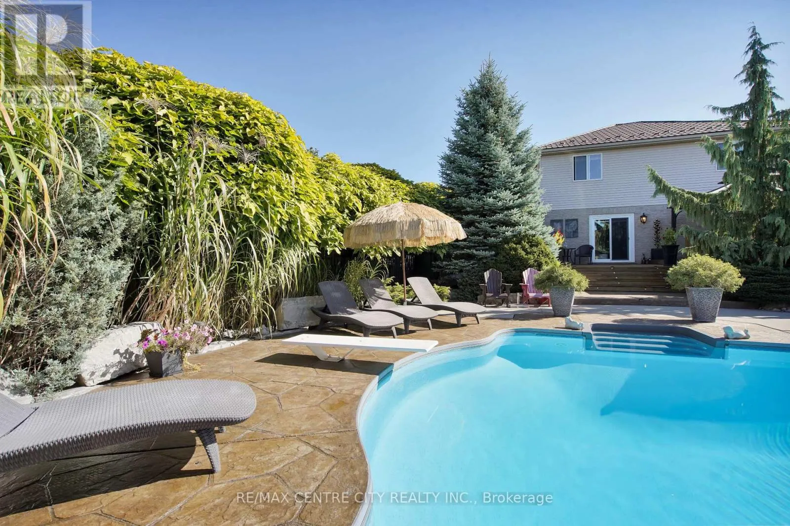 493 CARDIGAN PLACE