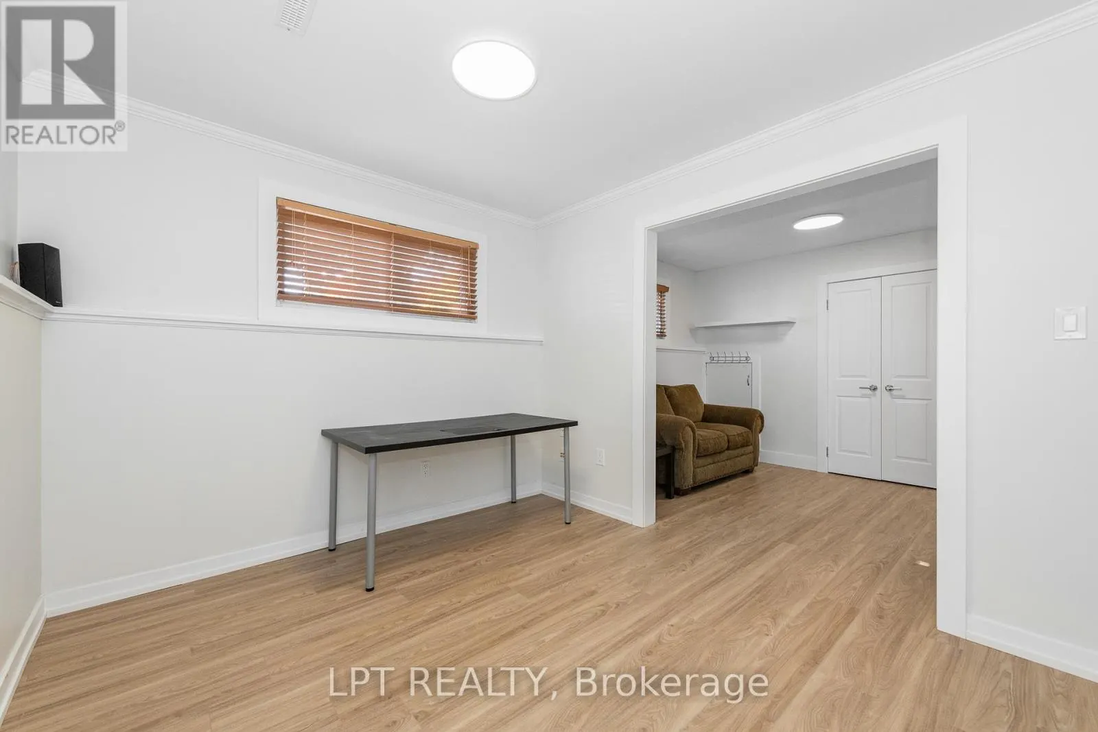 859 GRIFFITH WAY