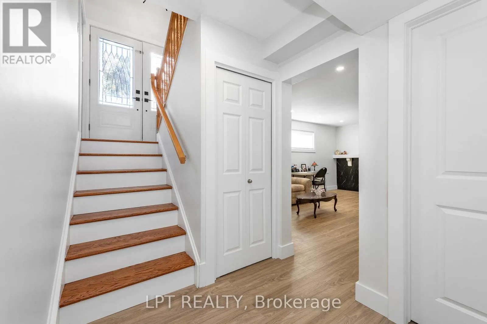 859 GRIFFITH WAY