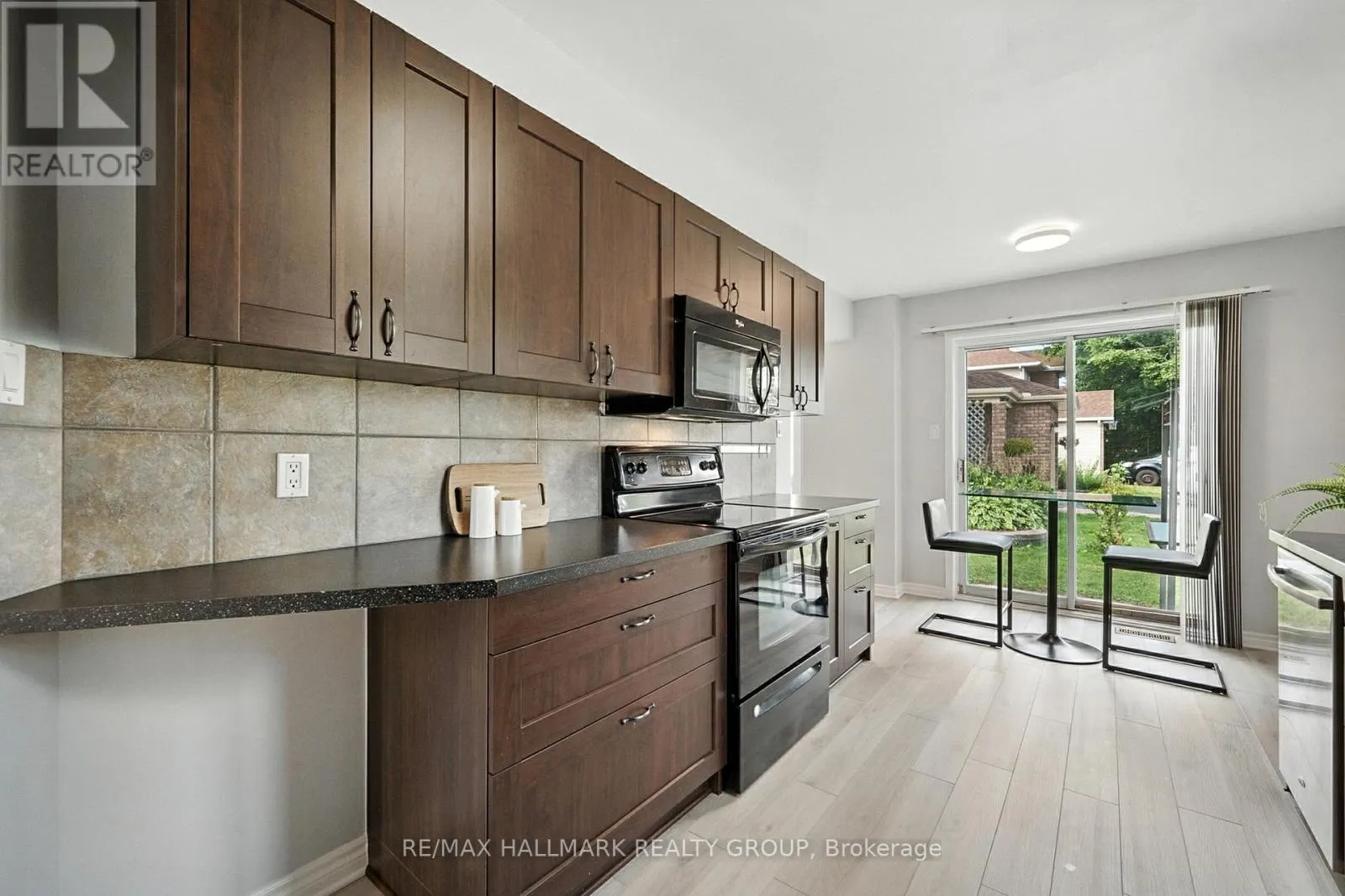 55 FAIR OAKS CRESCENT