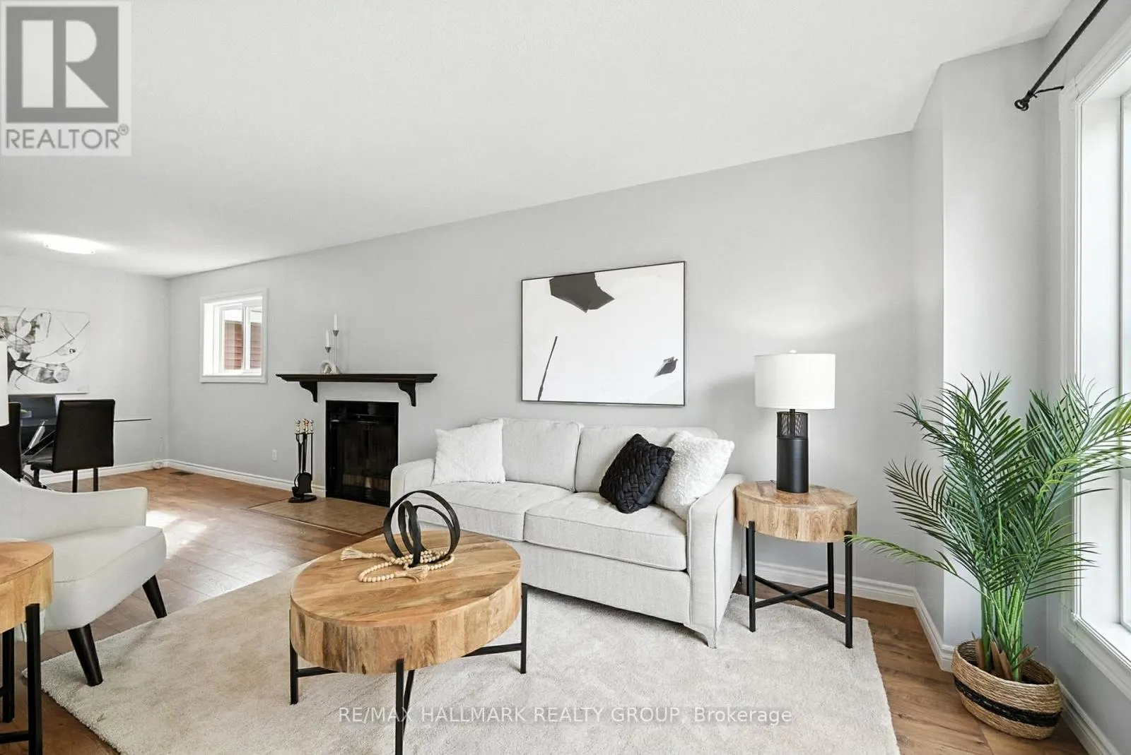 55 FAIR OAKS CRESCENT