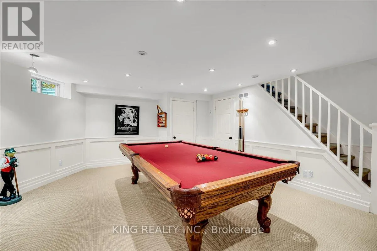 16 MEANDER CLOSE
