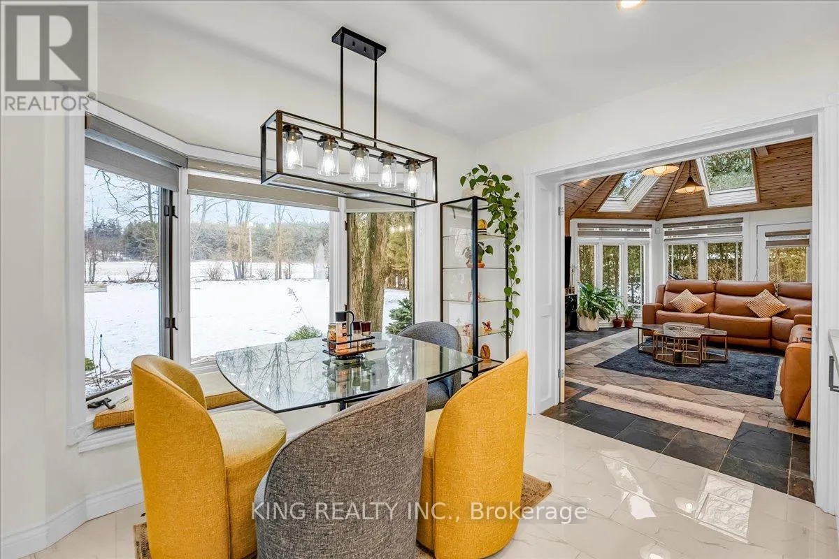 16 MEANDER CLOSE