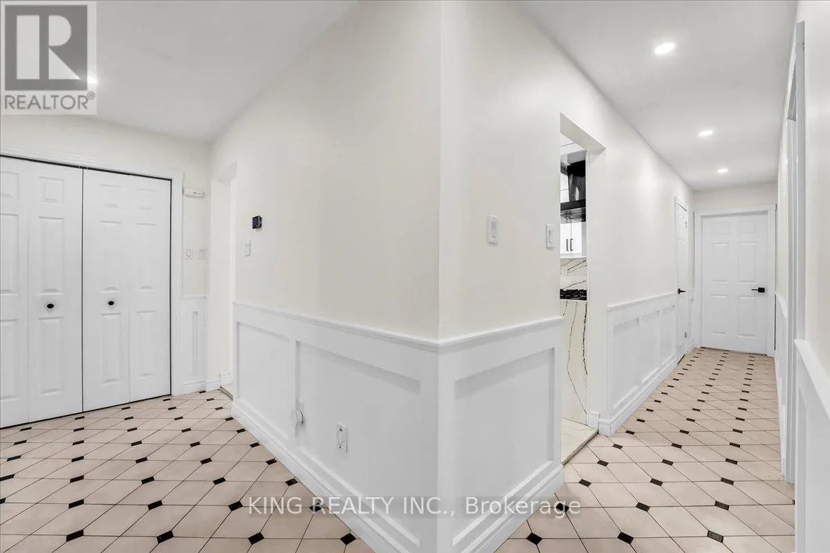 16 MEANDER CLOSE
