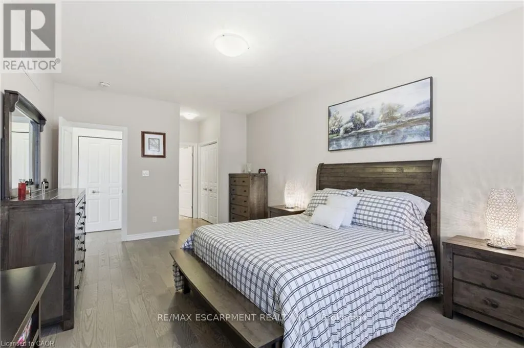 4 ELLIS AVENUE