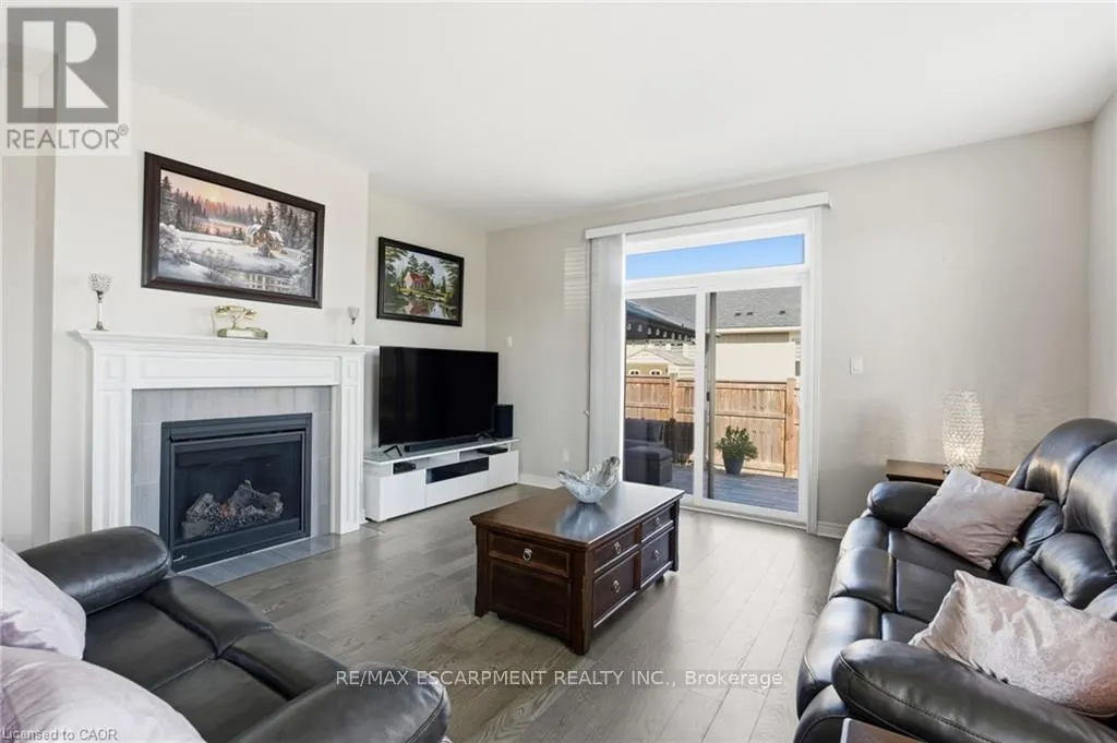 4 ELLIS AVENUE