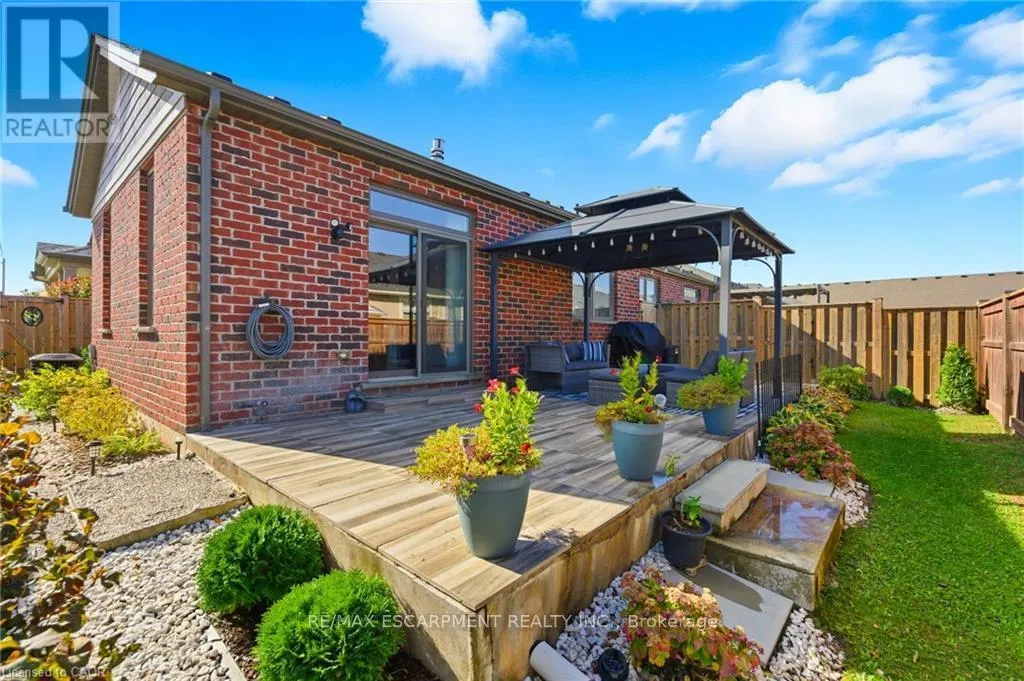 4 ELLIS AVENUE