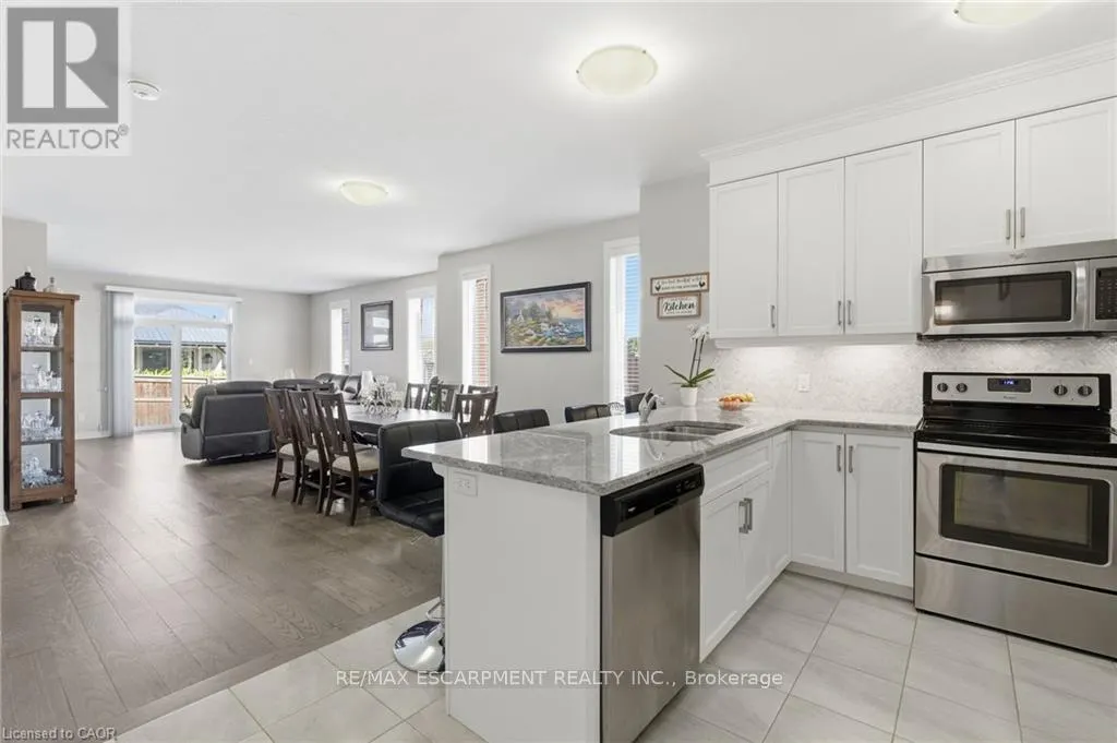 4 ELLIS AVENUE