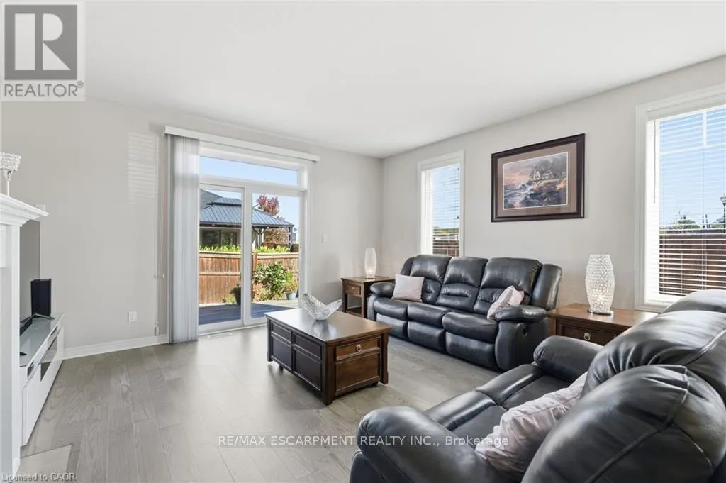4 ELLIS AVENUE