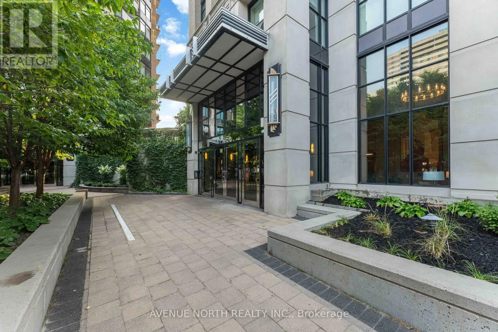 1505 - 245 KENT STREET