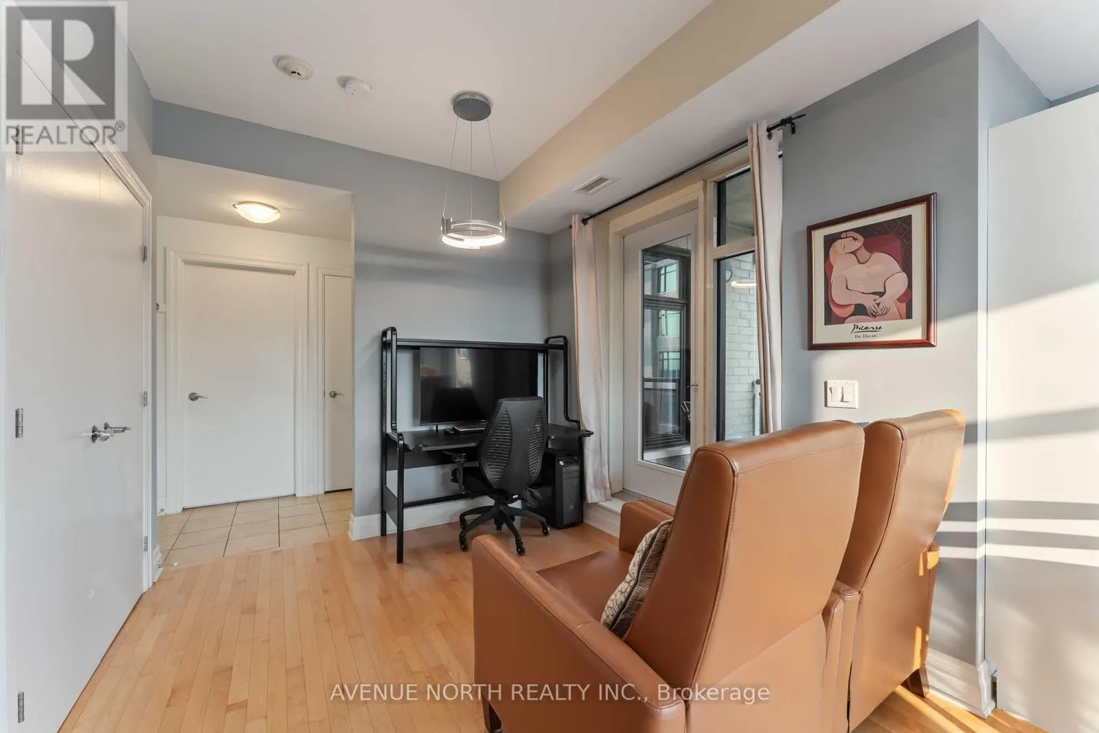 1505 - 245 KENT STREET