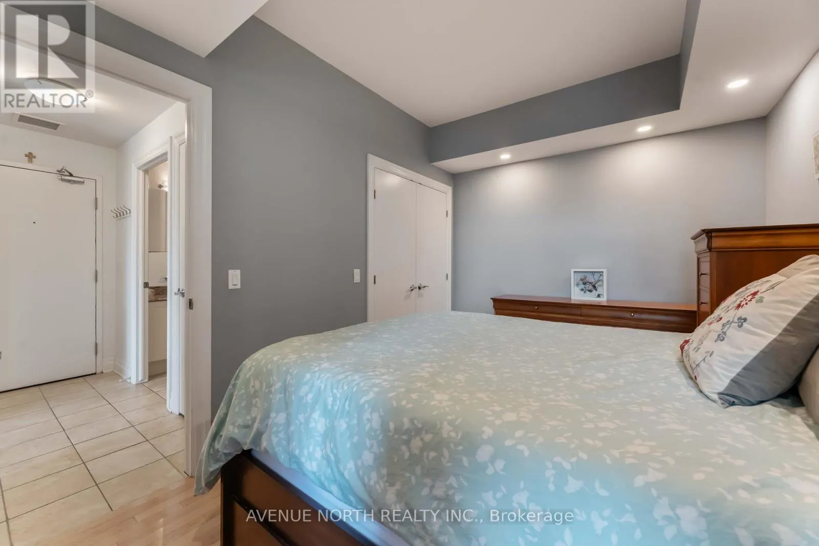 1505 - 245 KENT STREET