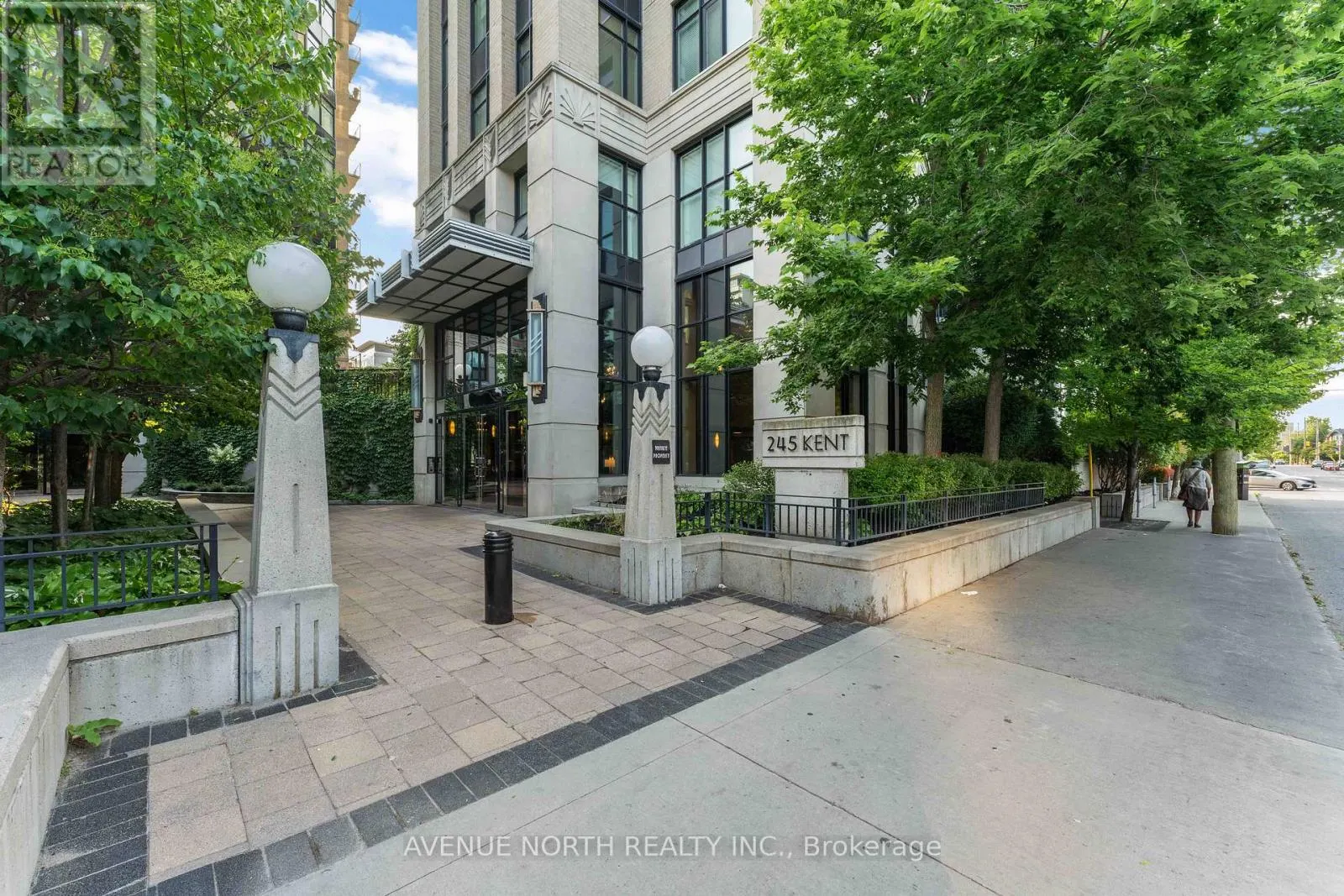 1505 - 245 KENT STREET
