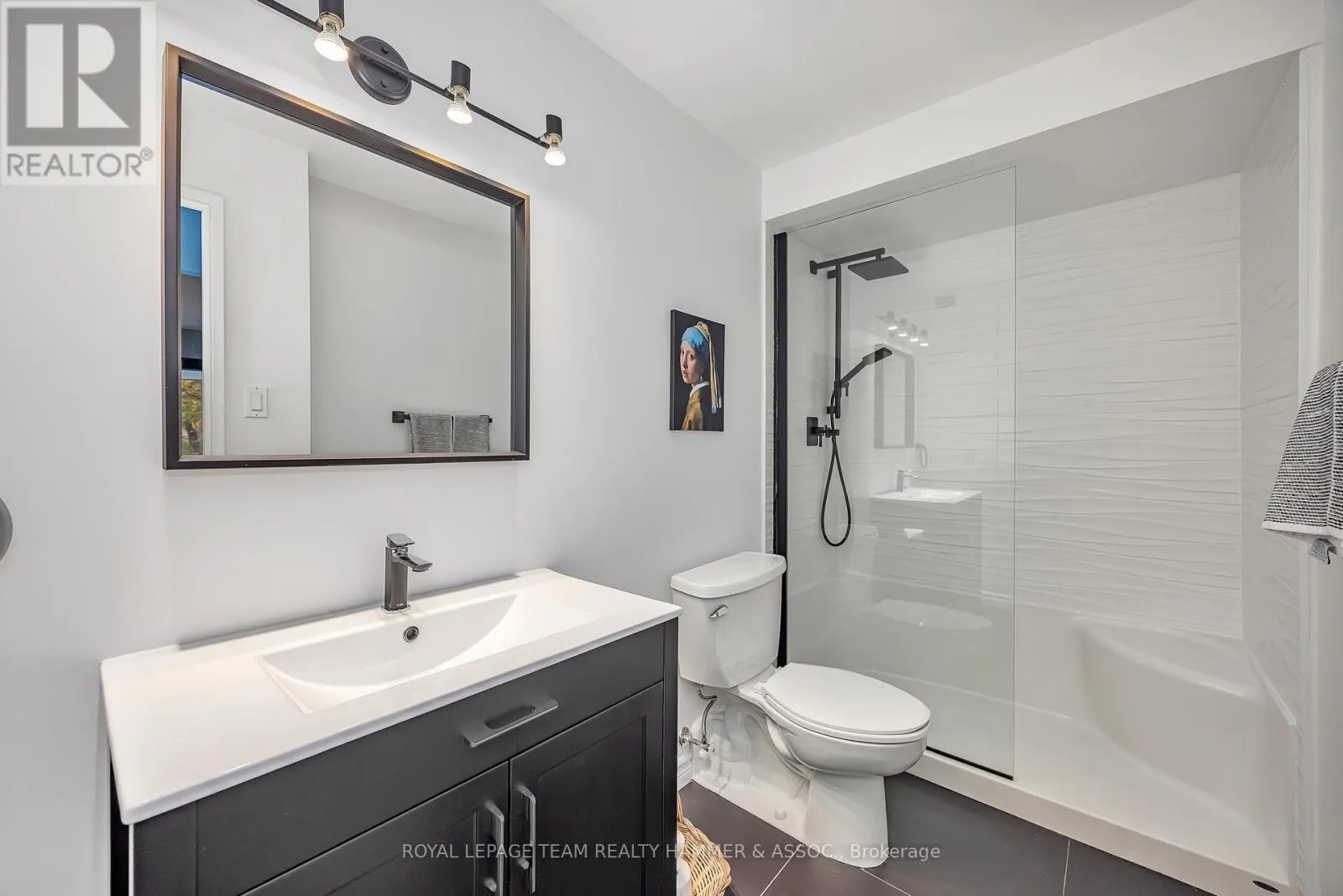 106 - 415 GREENVIEW AVENUE