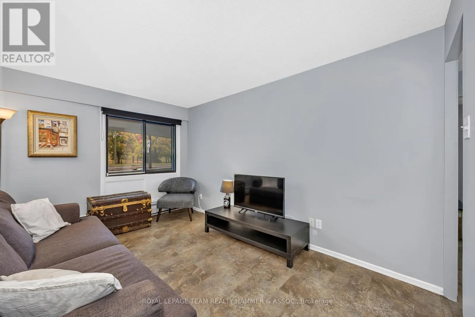 106 - 415 GREENVIEW AVENUE
