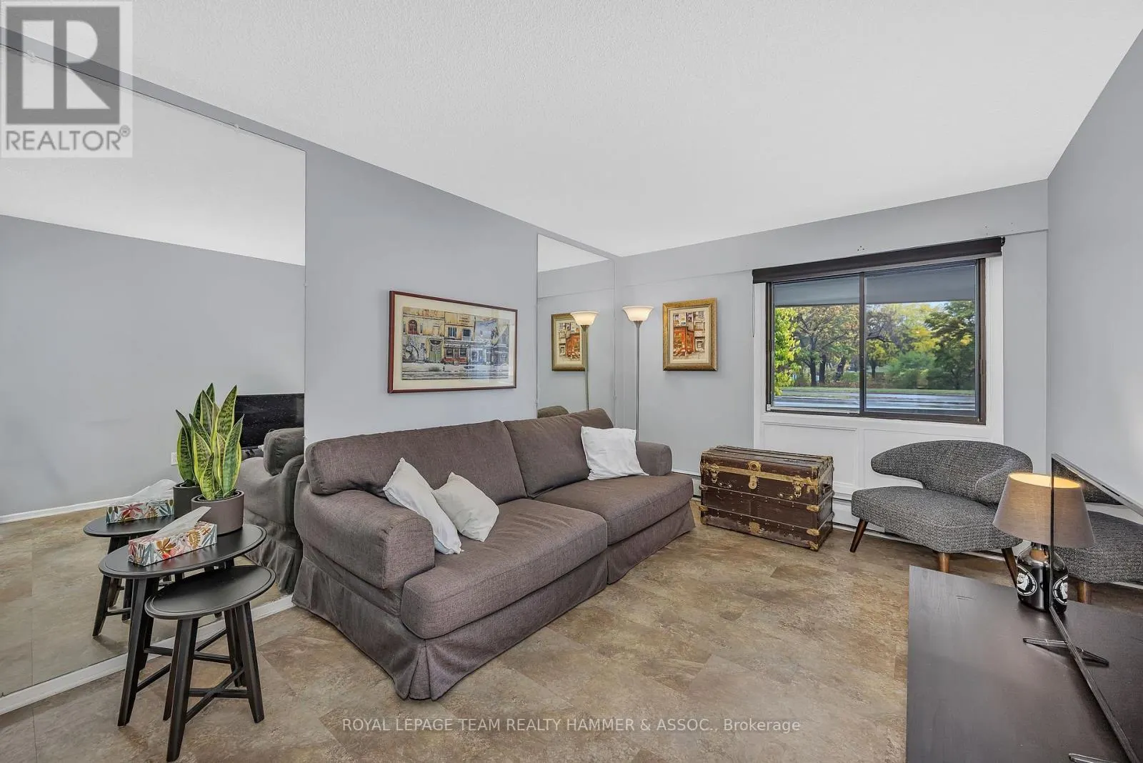 106 - 415 GREENVIEW AVENUE