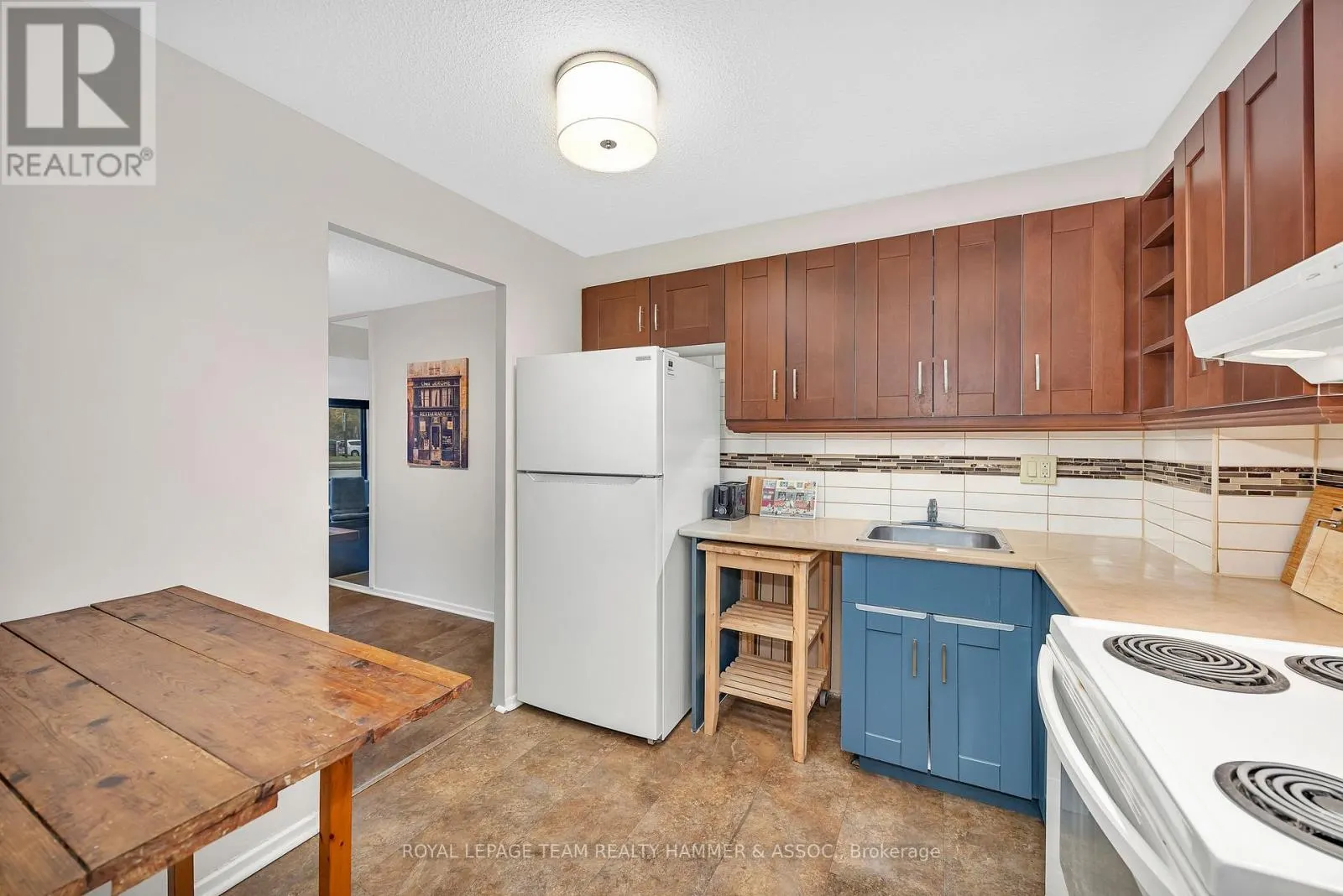 106 - 415 GREENVIEW AVENUE