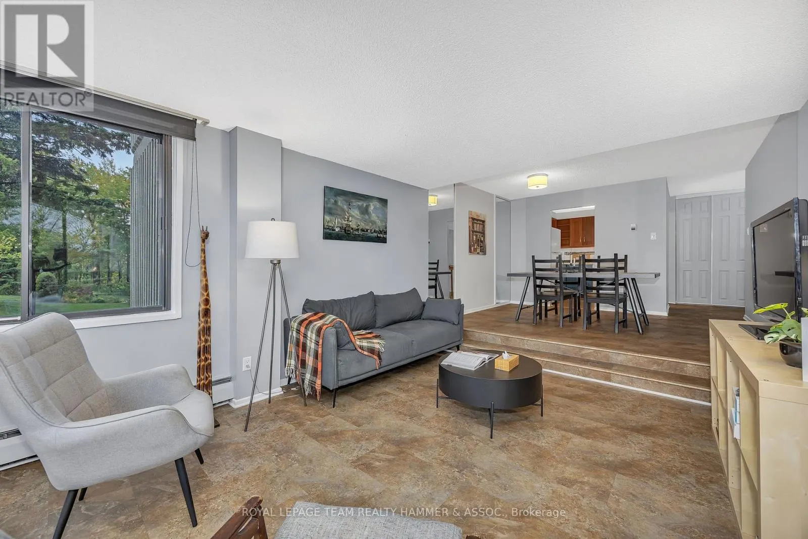 106 - 415 GREENVIEW AVENUE