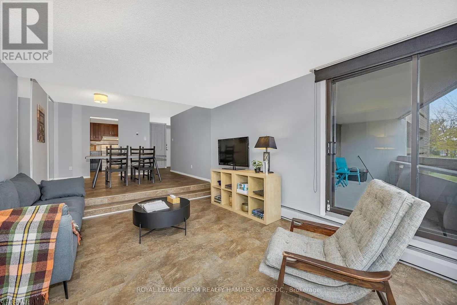 106 - 415 GREENVIEW AVENUE