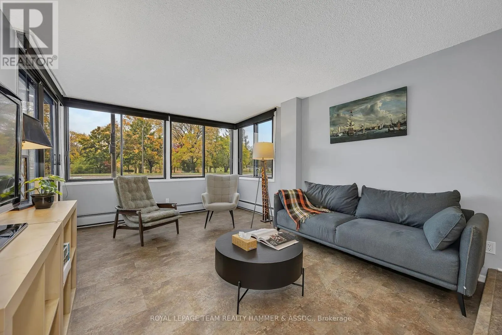 106 - 415 GREENVIEW AVENUE