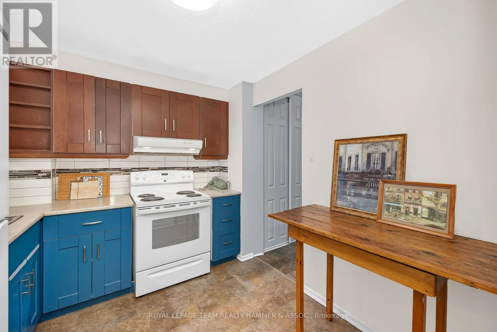 106 - 415 GREENVIEW AVENUE
