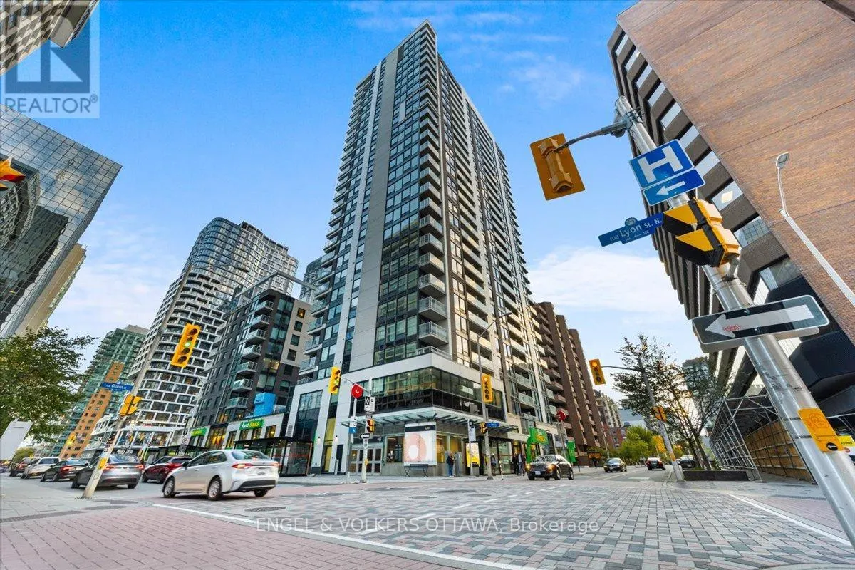 1704 - 340 QUEEN STREET