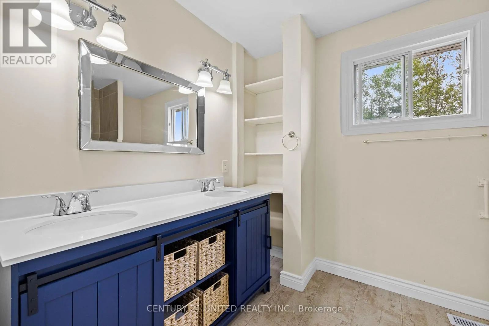 60 HEMLOCK STREET