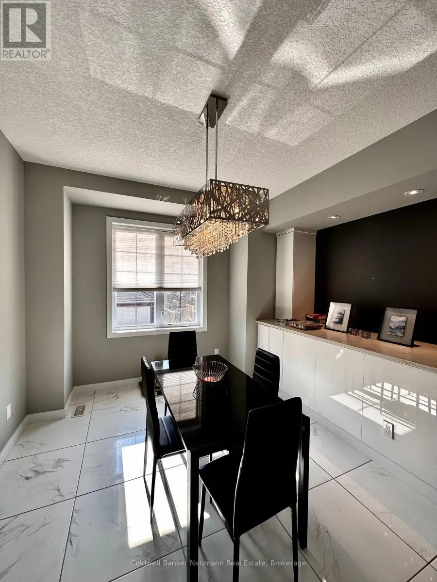 4 - 72 YORK ROAD, #4
