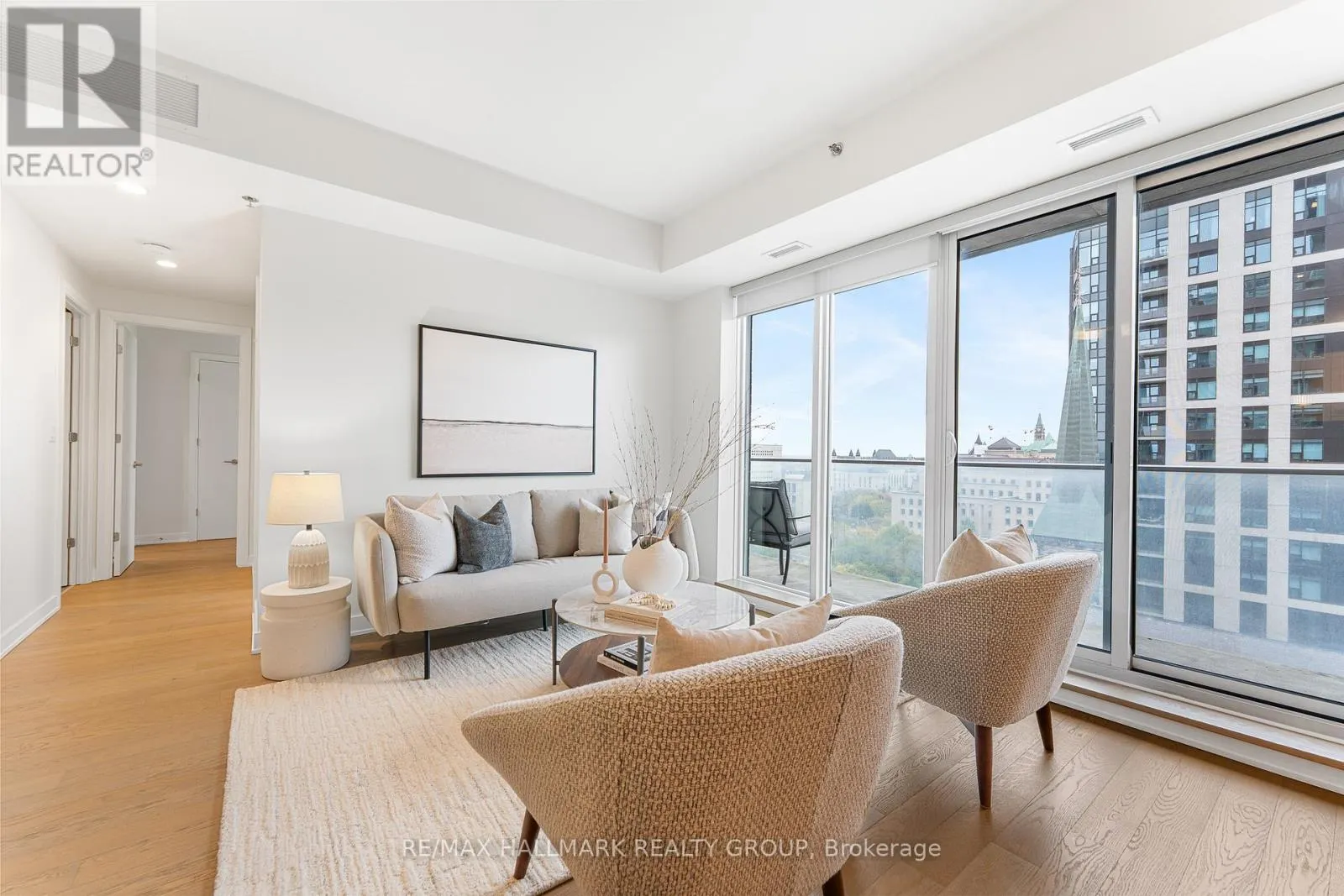 1007 - 428 SPARKS STREET