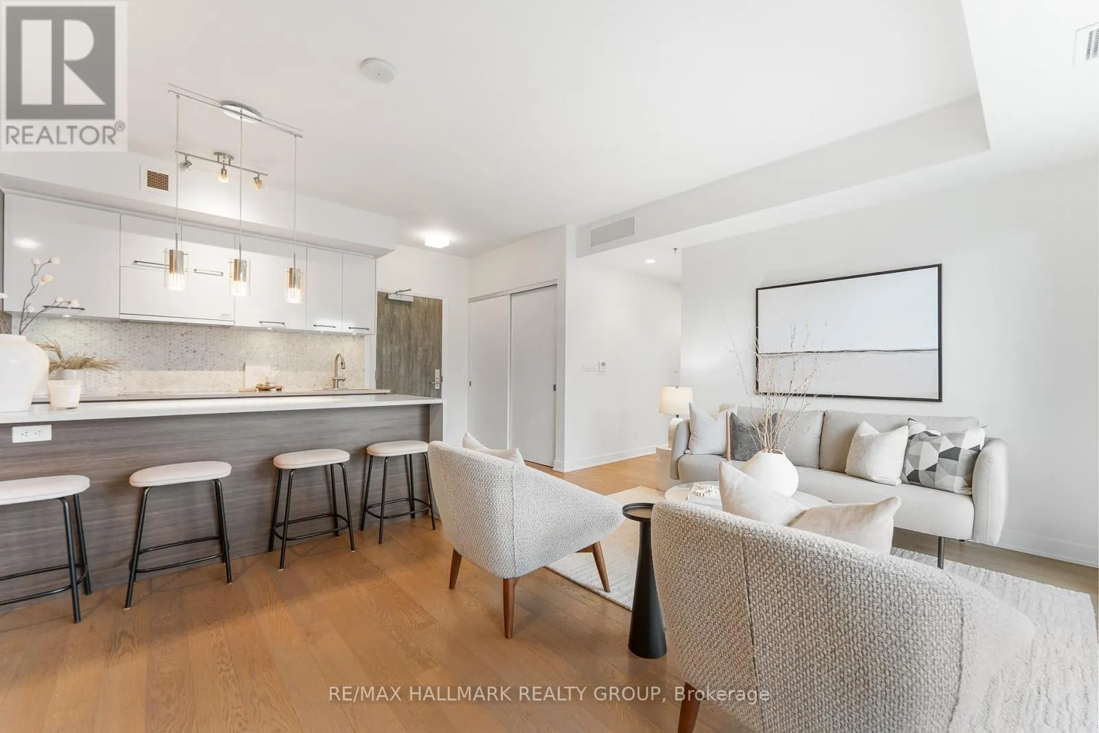 1007 - 428 SPARKS STREET