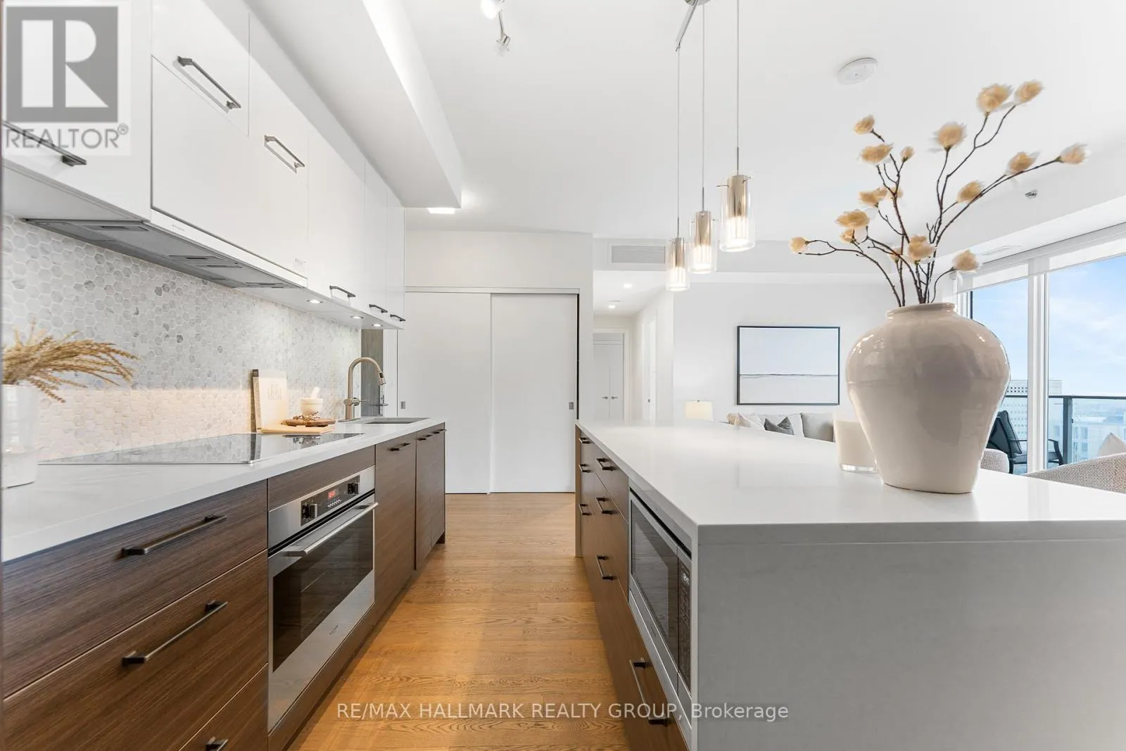 1007 - 428 SPARKS STREET