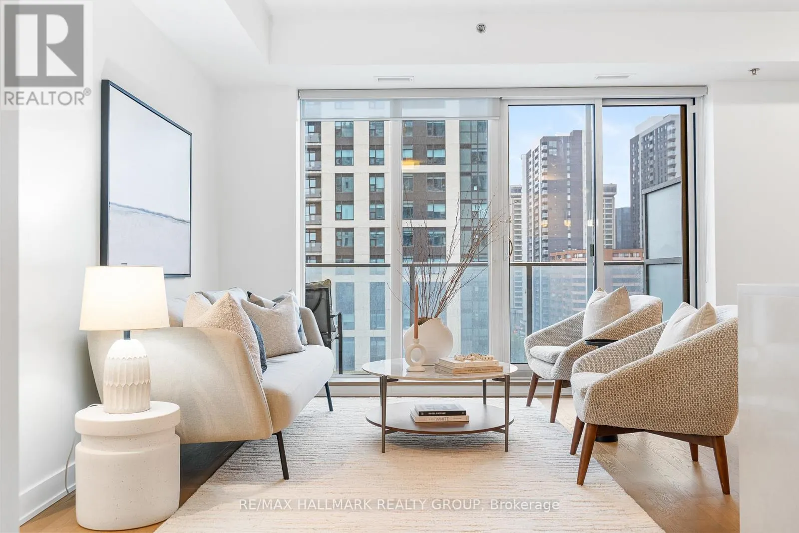 1007 - 428 SPARKS STREET