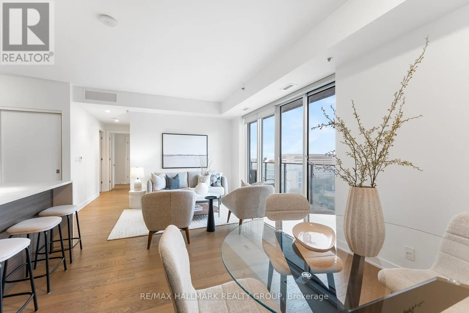 1007 - 428 SPARKS STREET