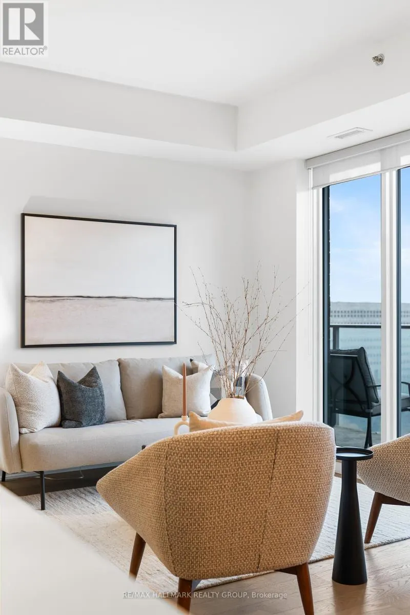 1007 - 428 SPARKS STREET