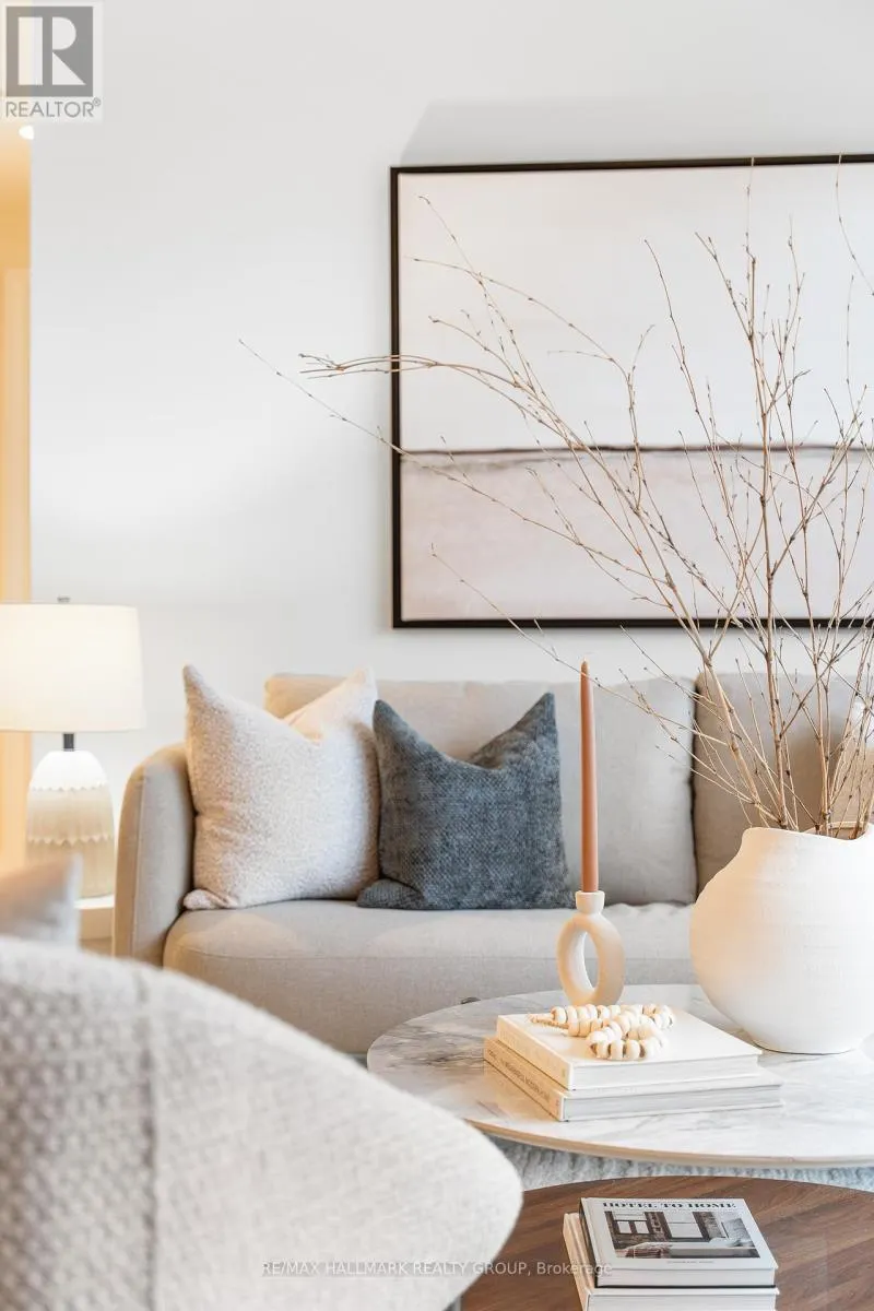 1007 - 428 SPARKS STREET