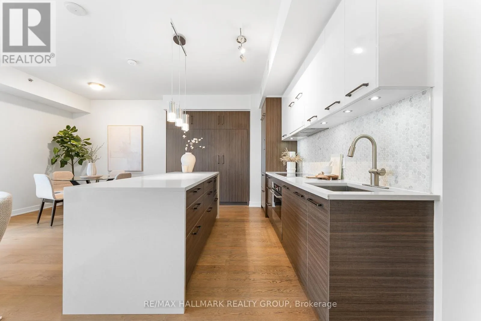 1007 - 428 SPARKS STREET