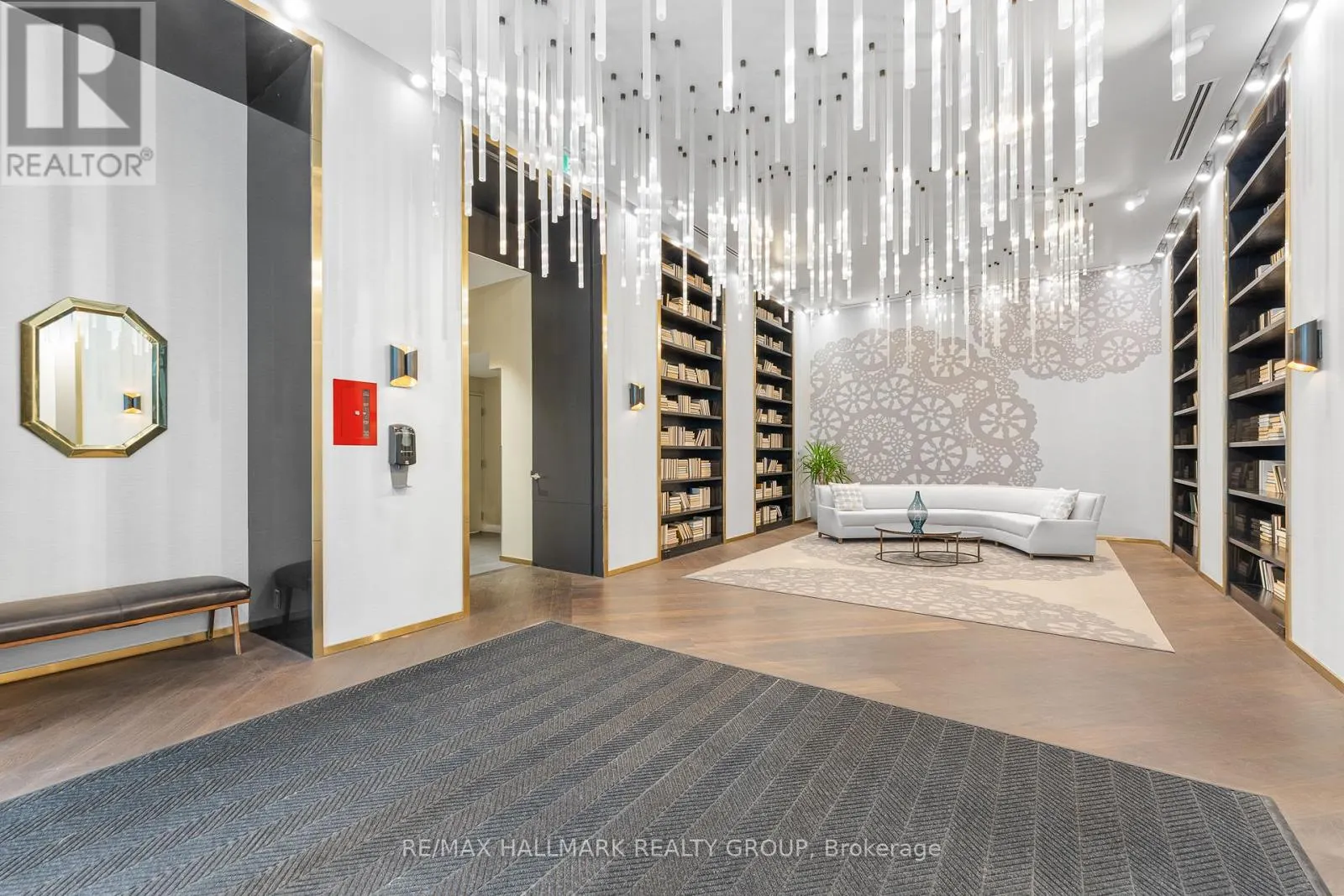 1007 - 428 SPARKS STREET