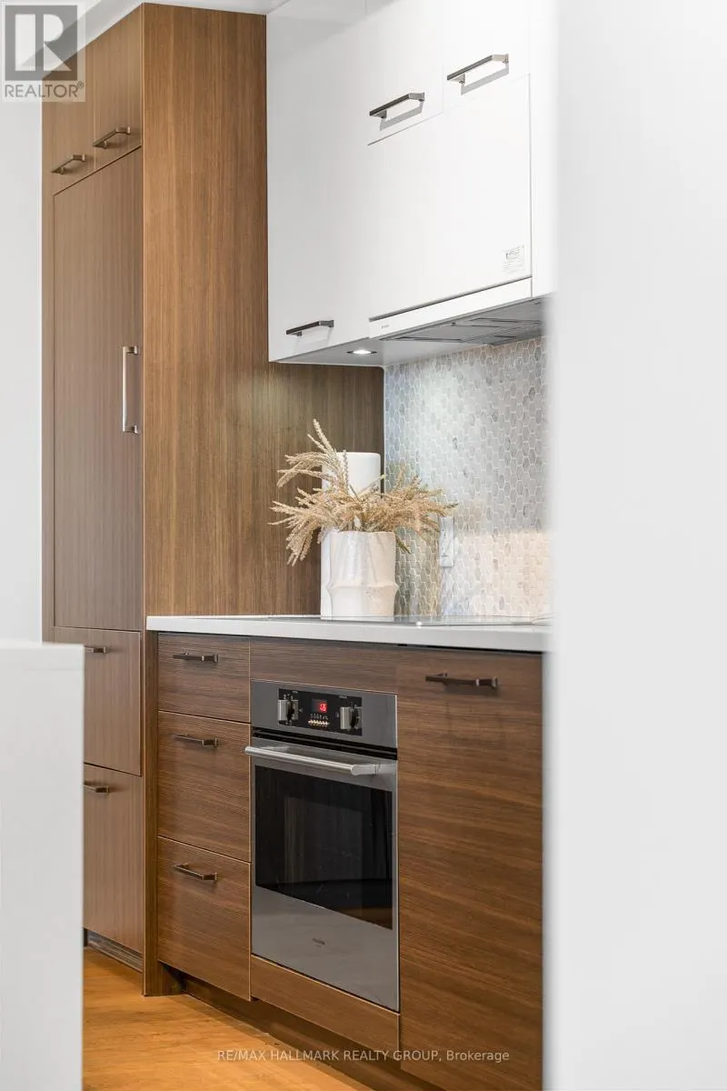 1007 - 428 SPARKS STREET