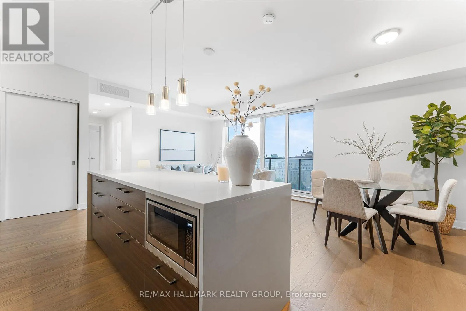 1007 - 428 SPARKS STREET