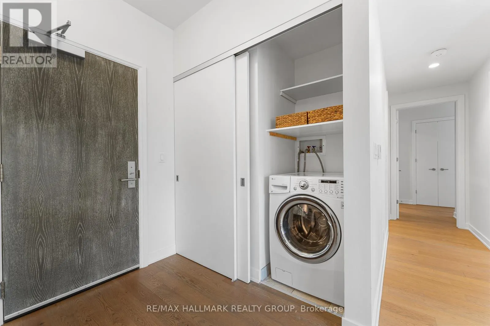 1007 - 428 SPARKS STREET