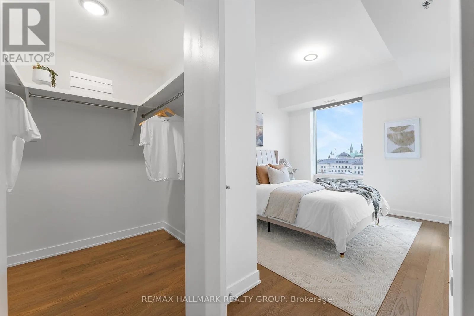 1007 - 428 SPARKS STREET